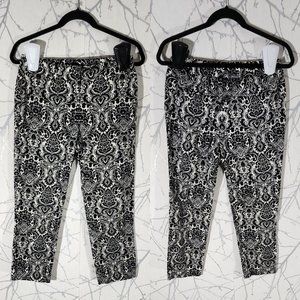 Ann Taylor Black & White Floral Paisley Printed Mid Rise Slim Pants